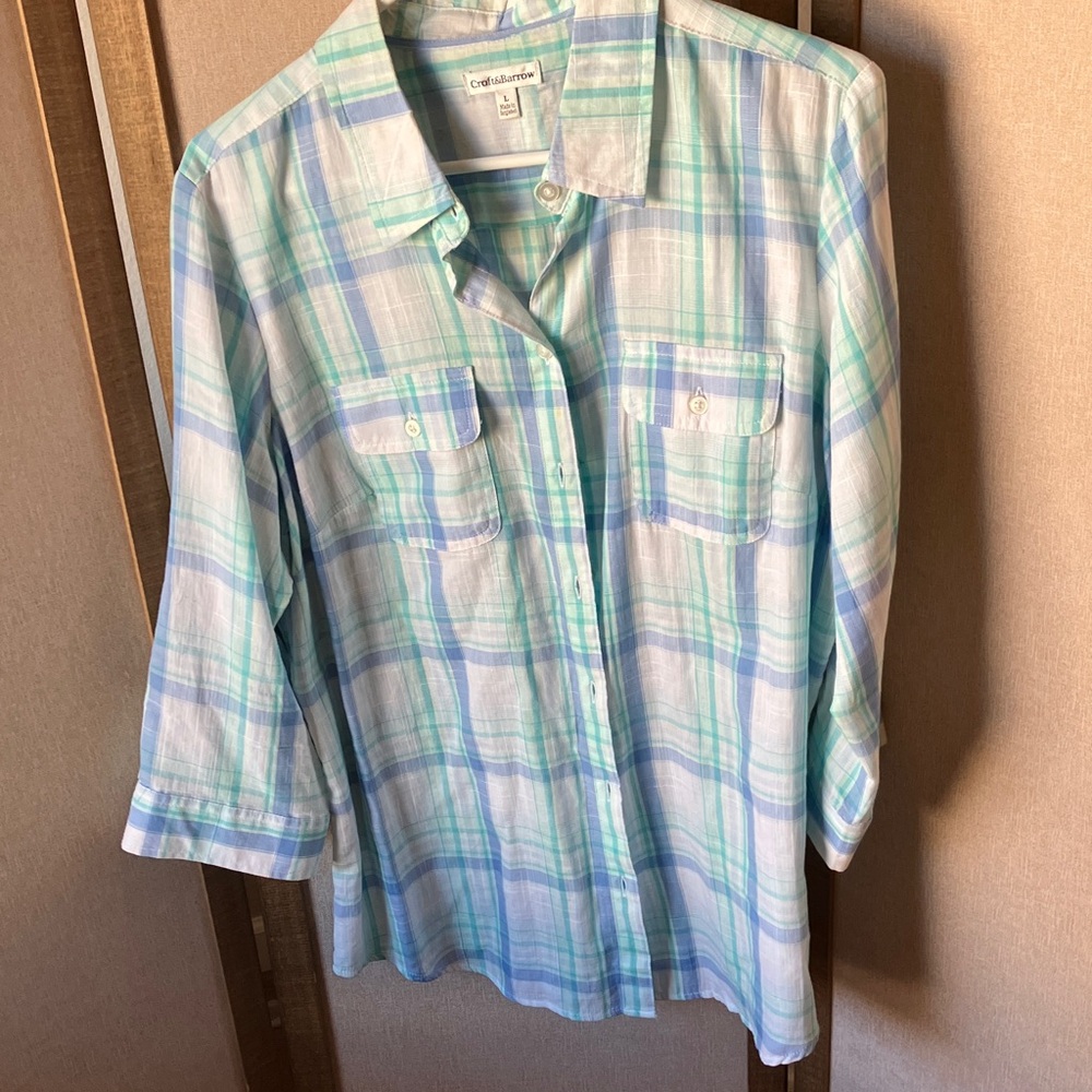 Croft & Barrow Aqua and White Checkered Shirt large